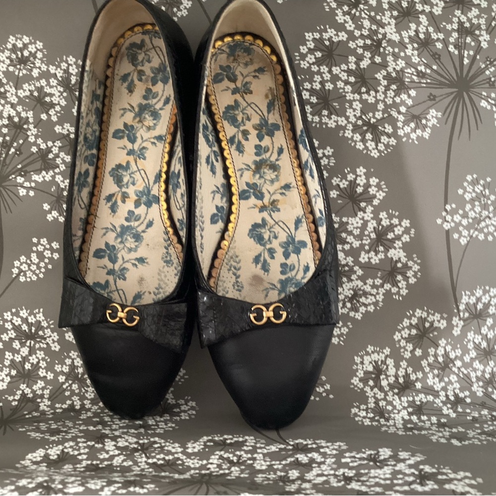 Rare Gucci Yva Black Leather and Snakeskin Flats, Size 36.5 - Picture 2 of 8
